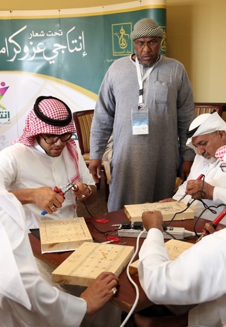 الدورات التدريبية للحرفين – الأعمال الخشبية